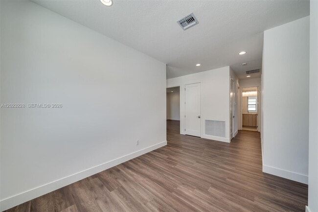 Building Photo - 1427 SW 23rd St
