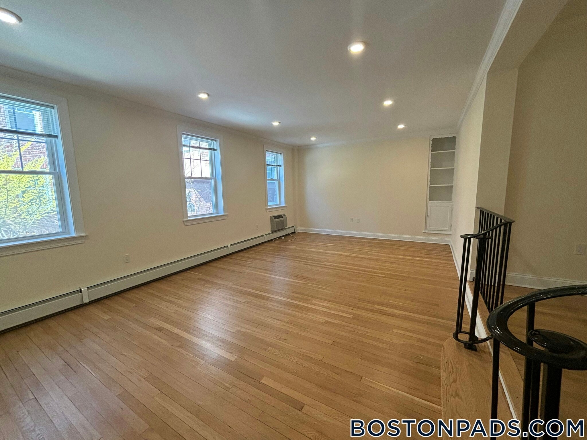 Building Photo - 37 Auburn St