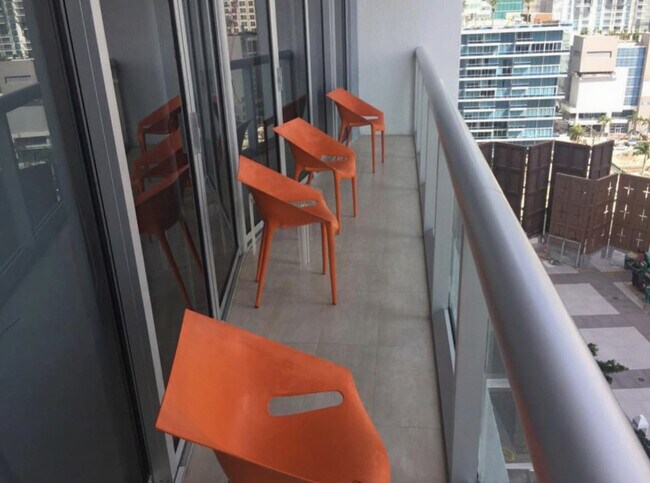 Building Photo - 485 Brickell Ave