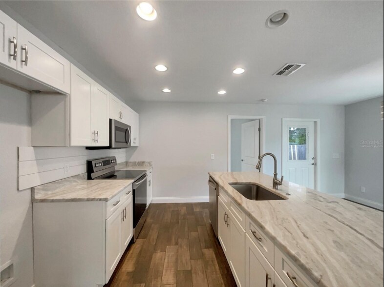 Building Photo - 203 Clayton Rd