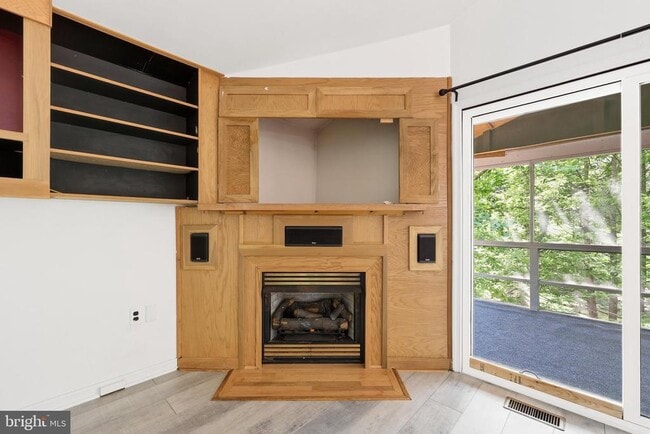 Building Photo - 371 Oak Hill Rd