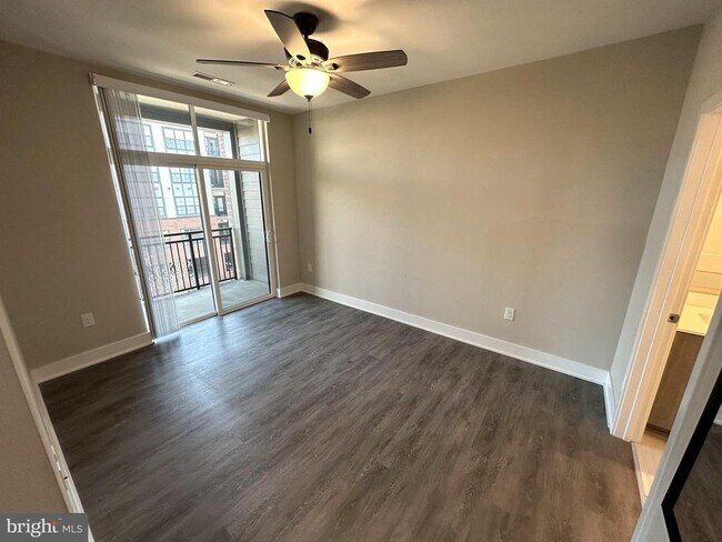 Building Photo - 145 Riverhaven Dr