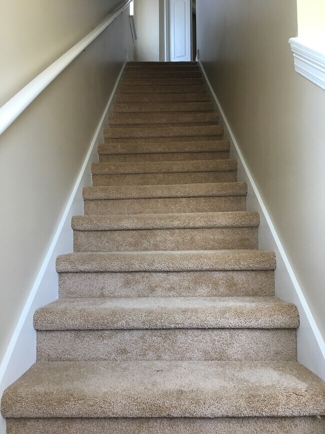 Building Photo - Great Townhome w/Easy Access to Shopping, Dining & Tyndall AFB!