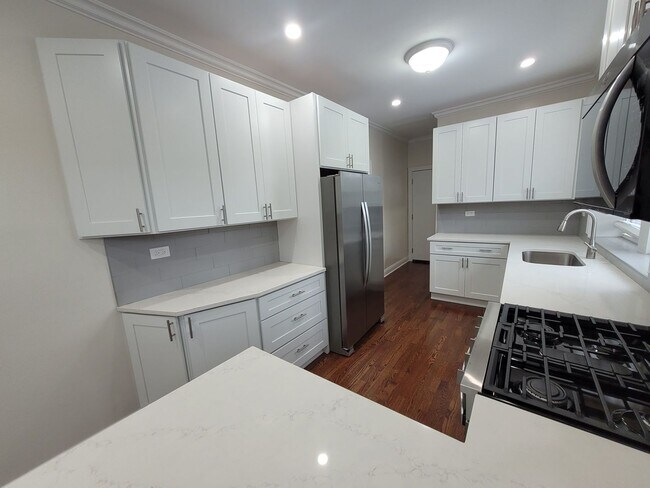 Building Photo - 7372 N Winchester Ave