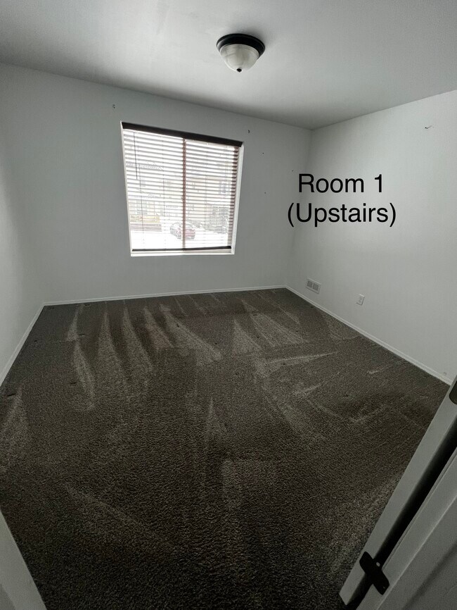 Building Photo - 313 Victoria Ave