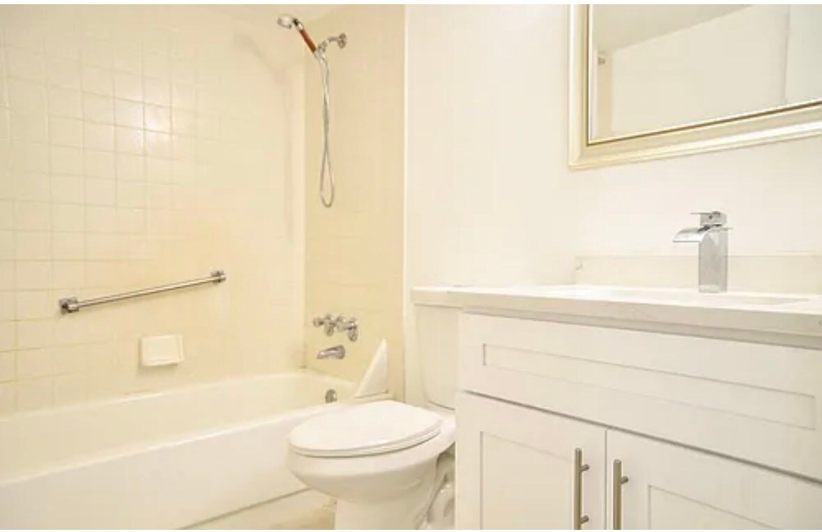 2nd bathroom - 209 Foxtail Dr