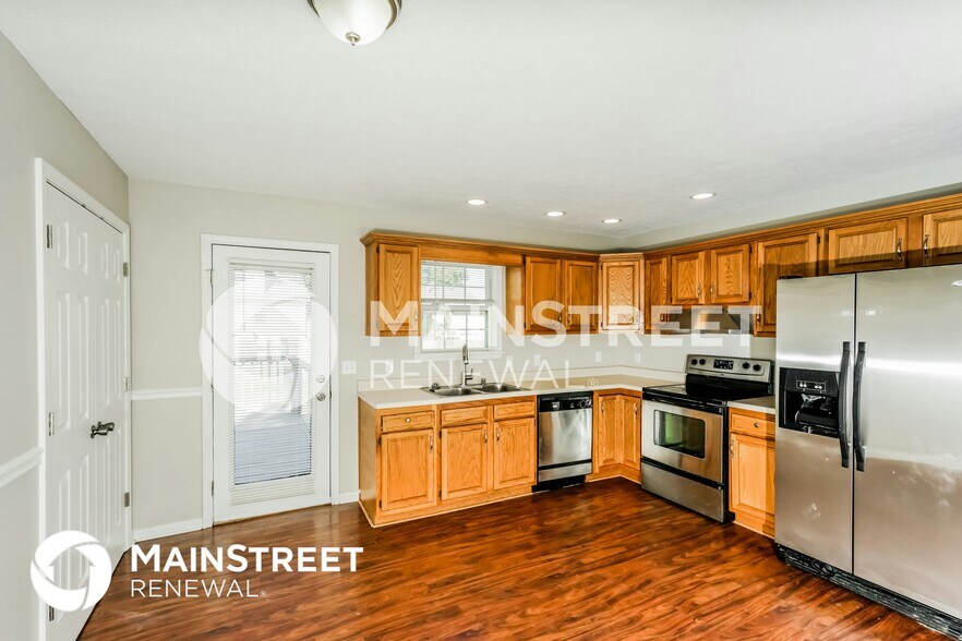 Building Photo - 8906 Greenmoore Dr