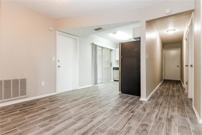 Building Photo - 12281 Eldon Dr