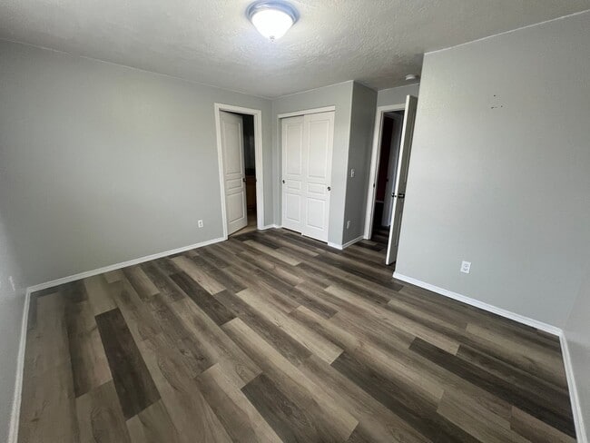 Building Photo - 3-Bed, 2.5-Bath Home Near Columbia Center ...