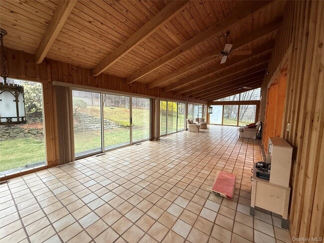 Building Photo - 12 East Pl