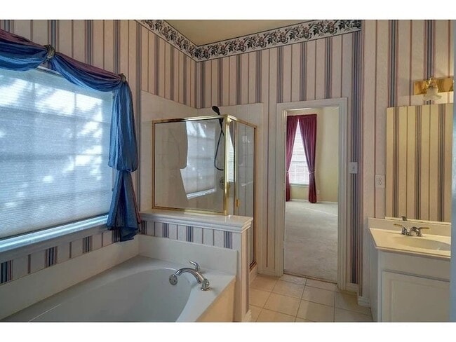 Building Photo - 7801 Roaring Ridge Dr