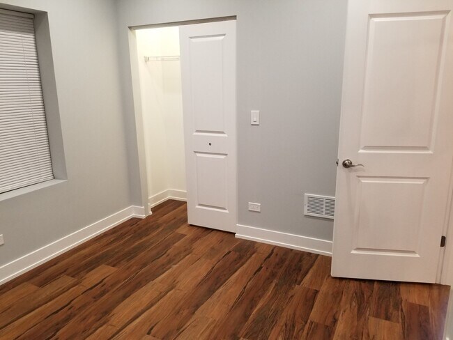 Building Photo - 4851 N Central Ave