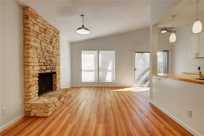 Building Photo - 12820 Copper Cliff Ave