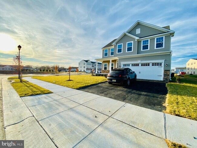 Building Photo - 440 Tree Of Heaven Way