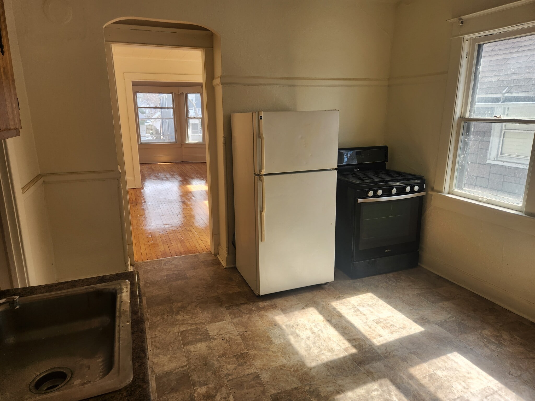 Building Photo - 3127 N Bartlett Ave