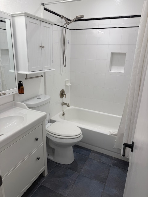Building Photo - 110 Greenview Dr