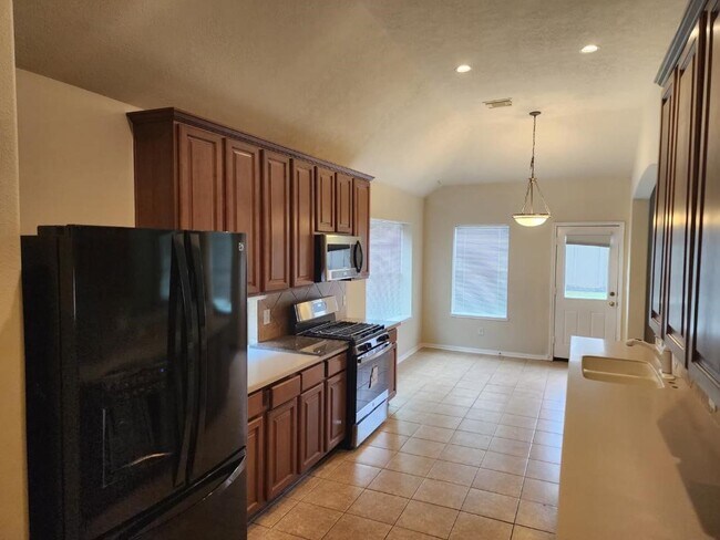 Building Photo - 6411 Briar Moss Ln