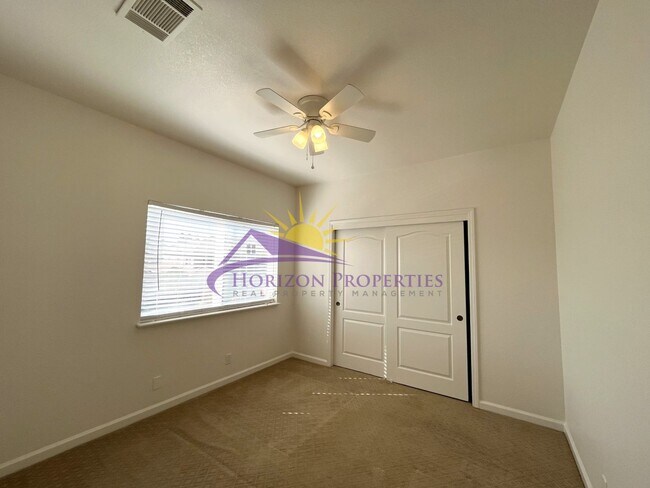 Building Photo - Bright 3 Bed 2.5 Bath 1,840 Sq. Ft. Fair Oaks Home