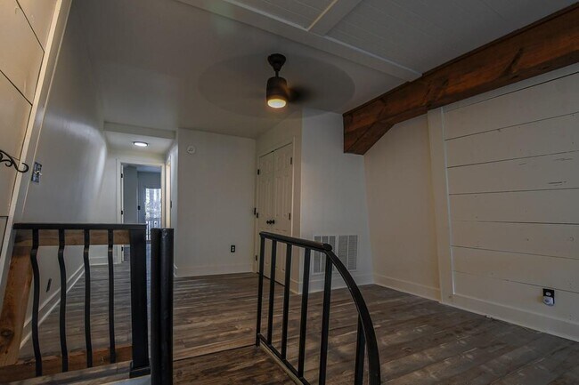 Building Photo - 3200 Rim Cove Dr