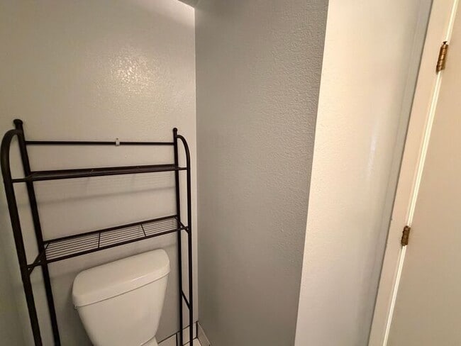 Building Photo - Reno Riverfront Condo - Single Story with Garage