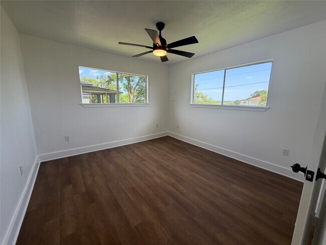 Building Photo - 4522 County Rd 459C