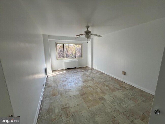 Building Photo - 4201 Cathedral Ave NW