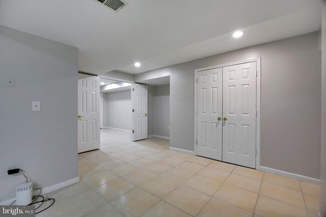 Building Photo - 16729 Queen Anne Rd