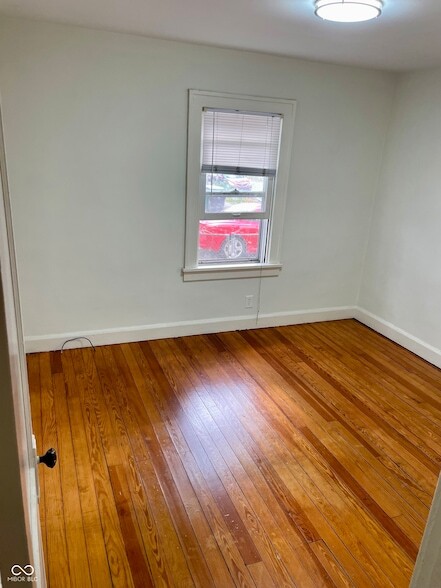 Building Photo - 5841 Julian Ave