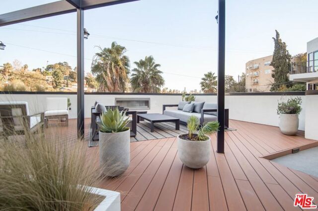 Building Photo - 3400 Sunset Blvd