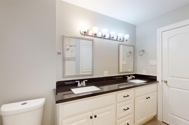 Building Photo - 5850 Braesheather Dr