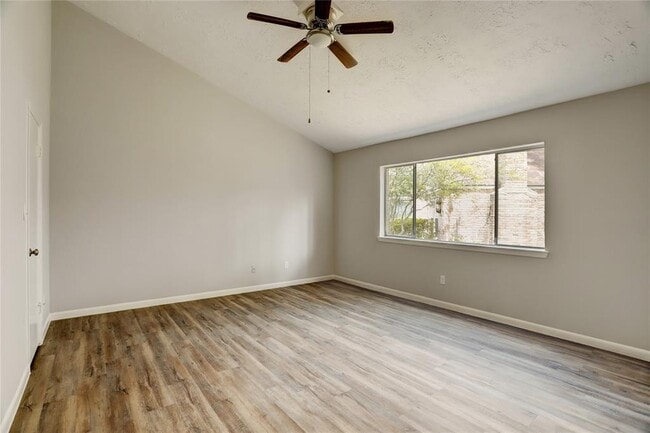 Building Photo - 25703 Pepper Ridge Ln