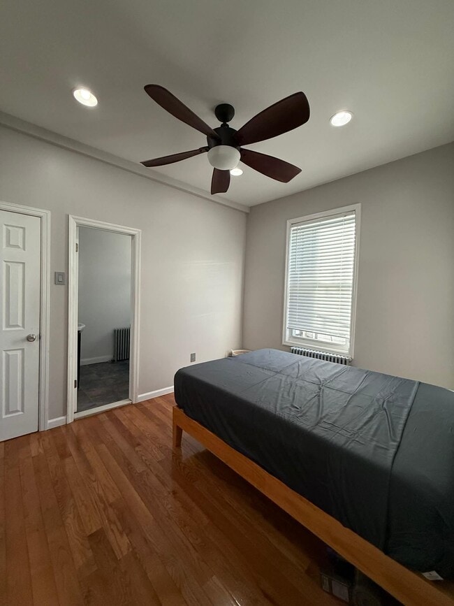 Building Photo - 19-21-21 Carlton Ave