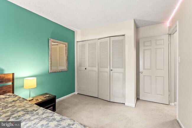Building Photo - 2114 Lang Dr