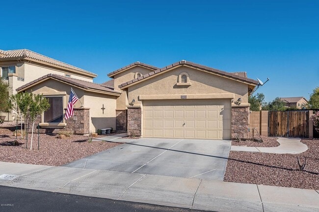 Primary Photo - 4 bedroom home with SOLAR and all appliances!