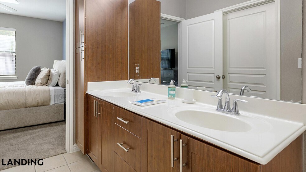 Building Photo - 15777 Quorum Dr
