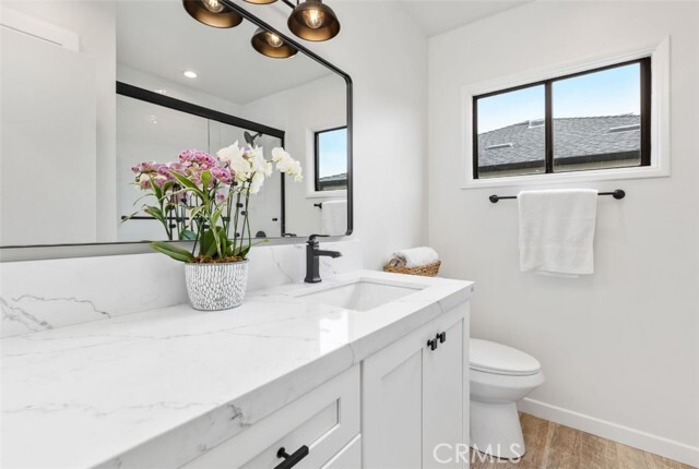 Building Photo - 621 Paseo de los Reyes