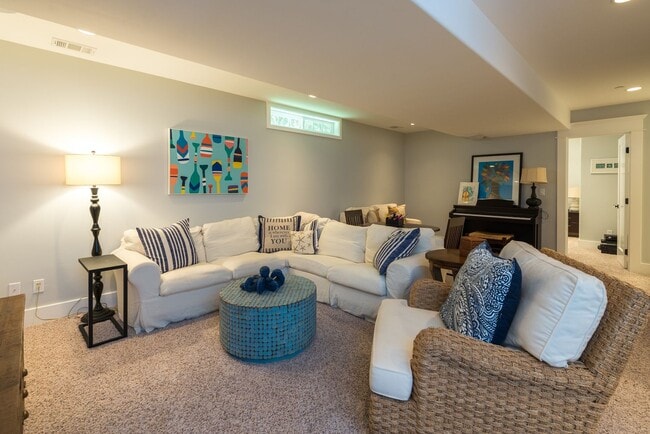 Building Photo - Four-bedroom home in the heart of the Village, offered furnished long-term lease. Ideally located...