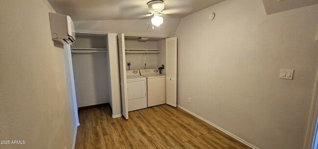 Building Photo - 574 S Park St