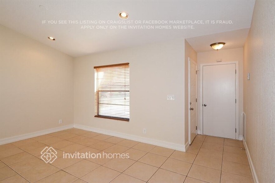 Building Photo - 1371 Denlow Ln