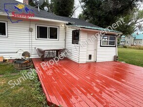 Building Photo - Wide Open Space, Peaceful and Safe 2 Bed 1...