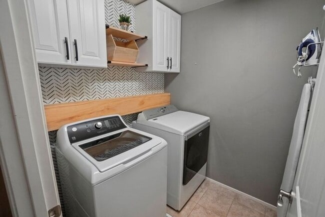 Building Photo - Gorgeous 4+1 Bdrm Home in Gladden Farms wi...