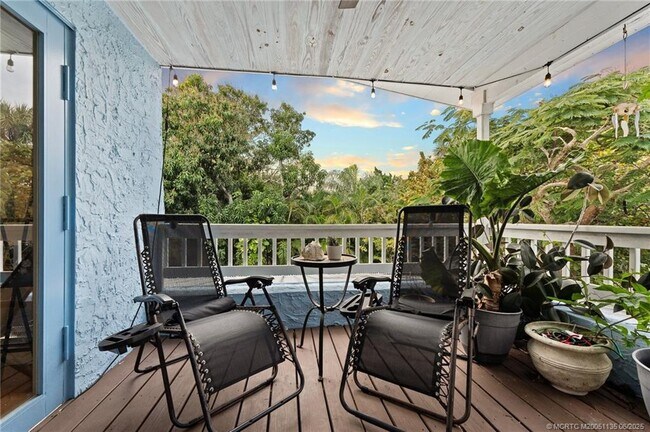 Building Photo - 508 SE Balboa Ave