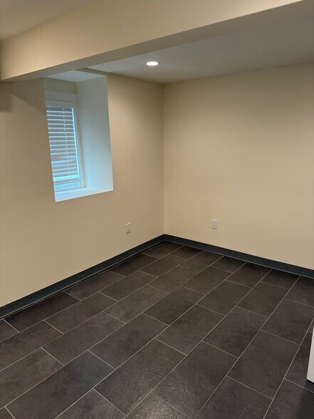 Building Photo - 49 High St