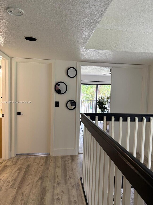 Building Photo - 1430 SW 109th Way