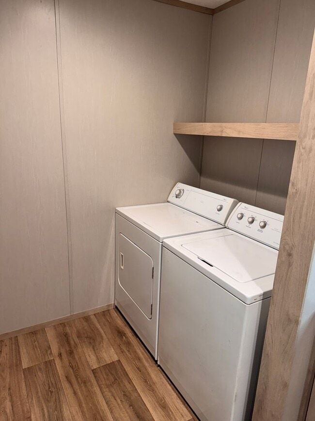 Building Photo - 3 Bedroom || 2 Bathroom in Concord