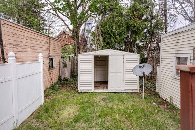 Building Photo - Very Spacious Four Bedroom Home For Rent!