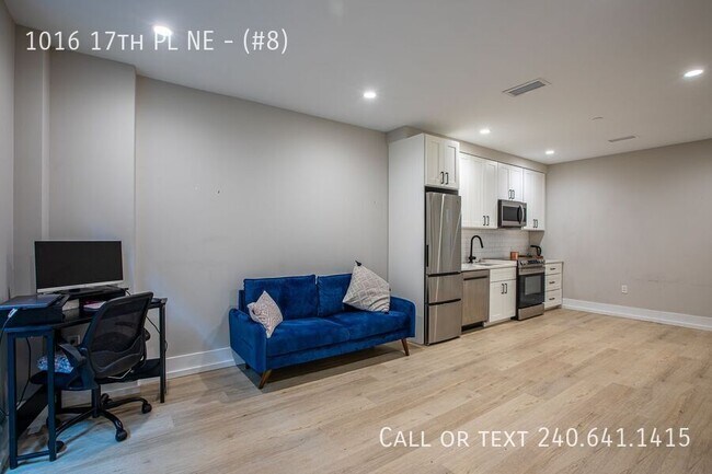 Building Photo - 1016 17th Pl NE