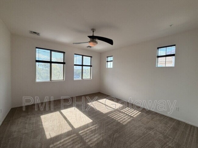Building Photo - 5169 S Moccasin Trail