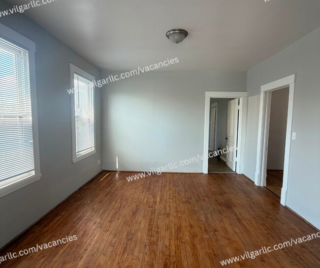 Building Photo - 3824 Fir St