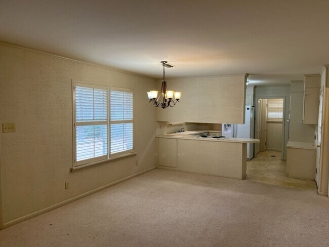 Building Photo - 3712 Pope Ave